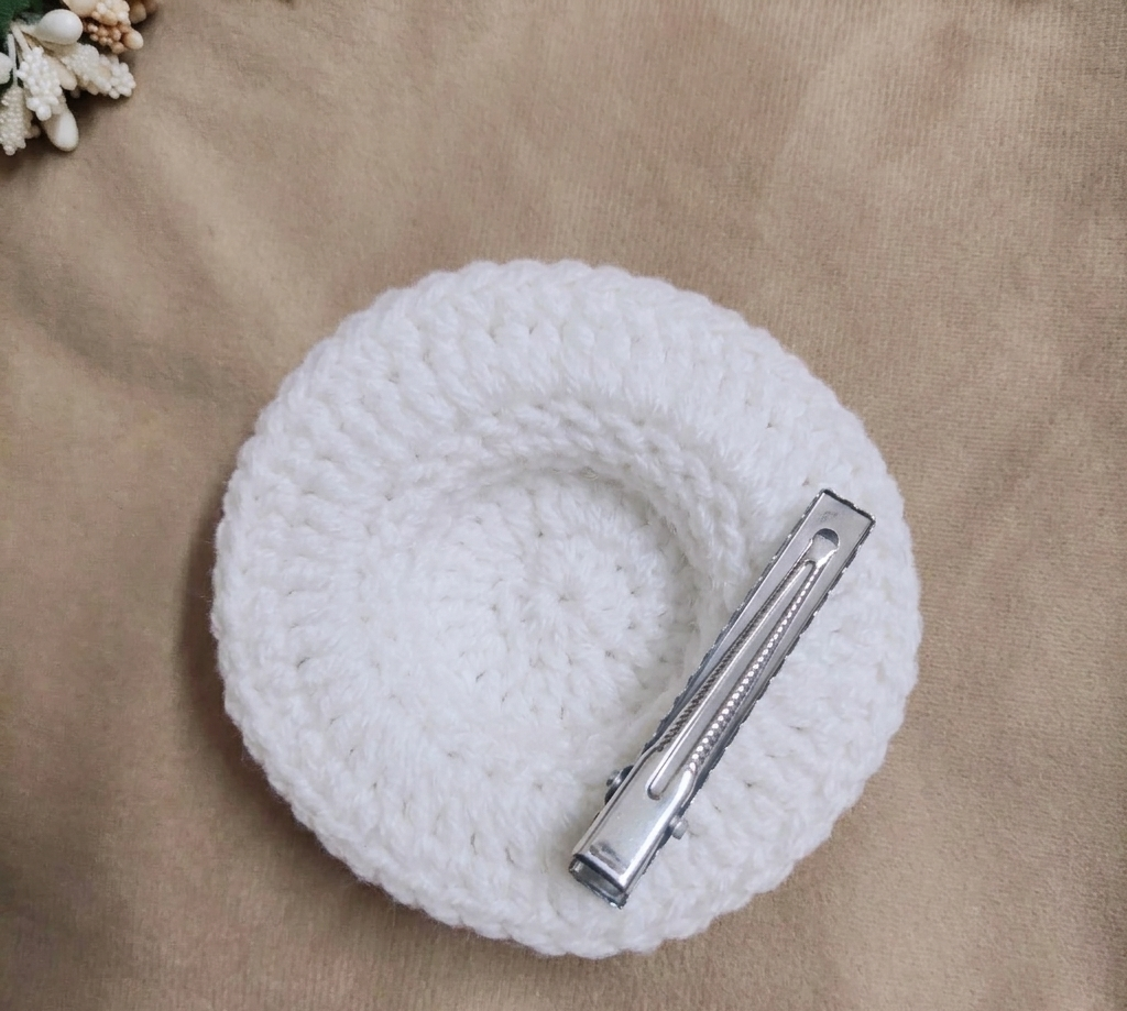 Handmade Crochet Mini Hat, Fascinator Hair Clip,Cute  Knitted Hair Clip with Pearl  Bow for Girls and kids