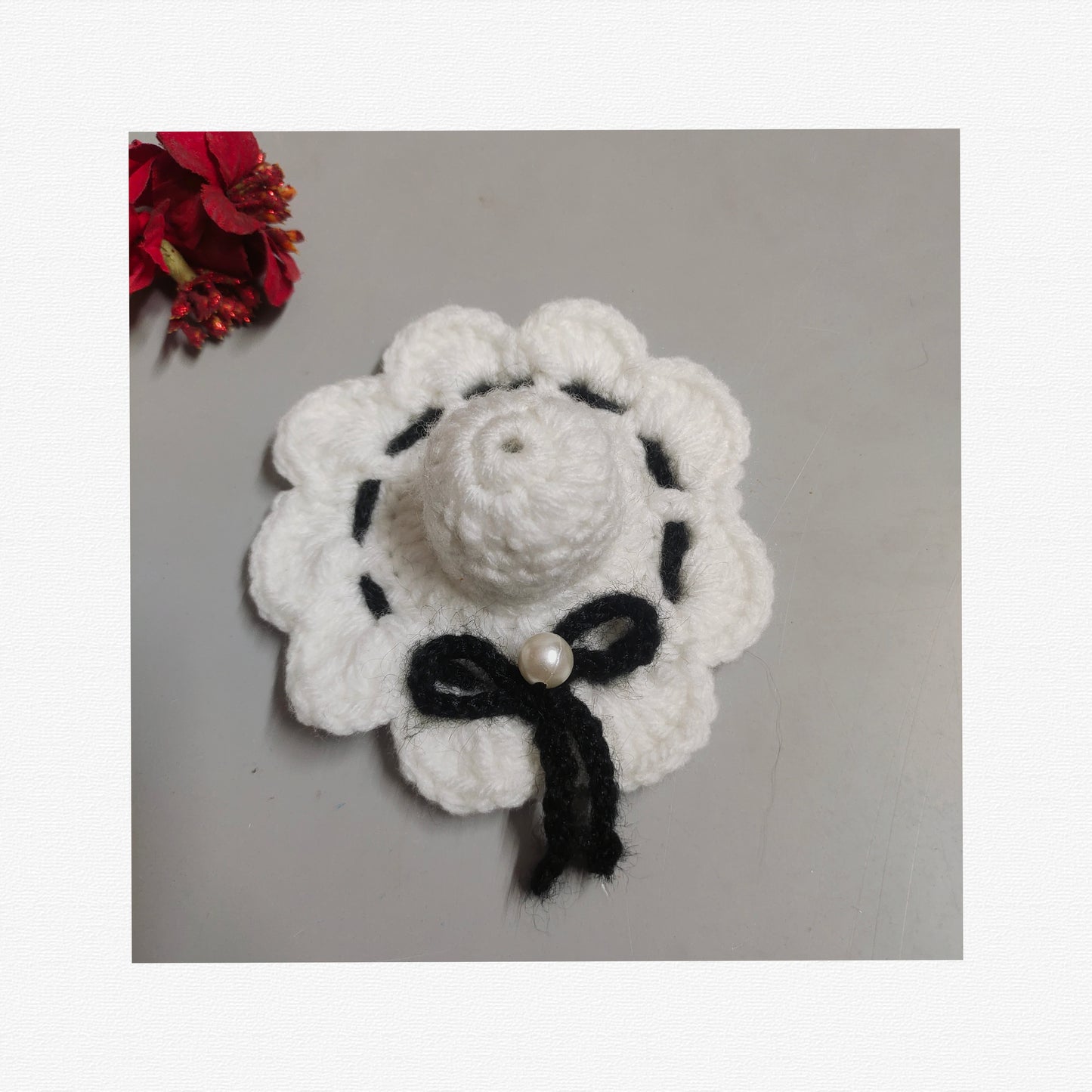 Handmade Crochet Mini Hat, Fascinator Hair Clip,Cute  Knitted Hair Clip with Pearl  Bow for Girls and kids