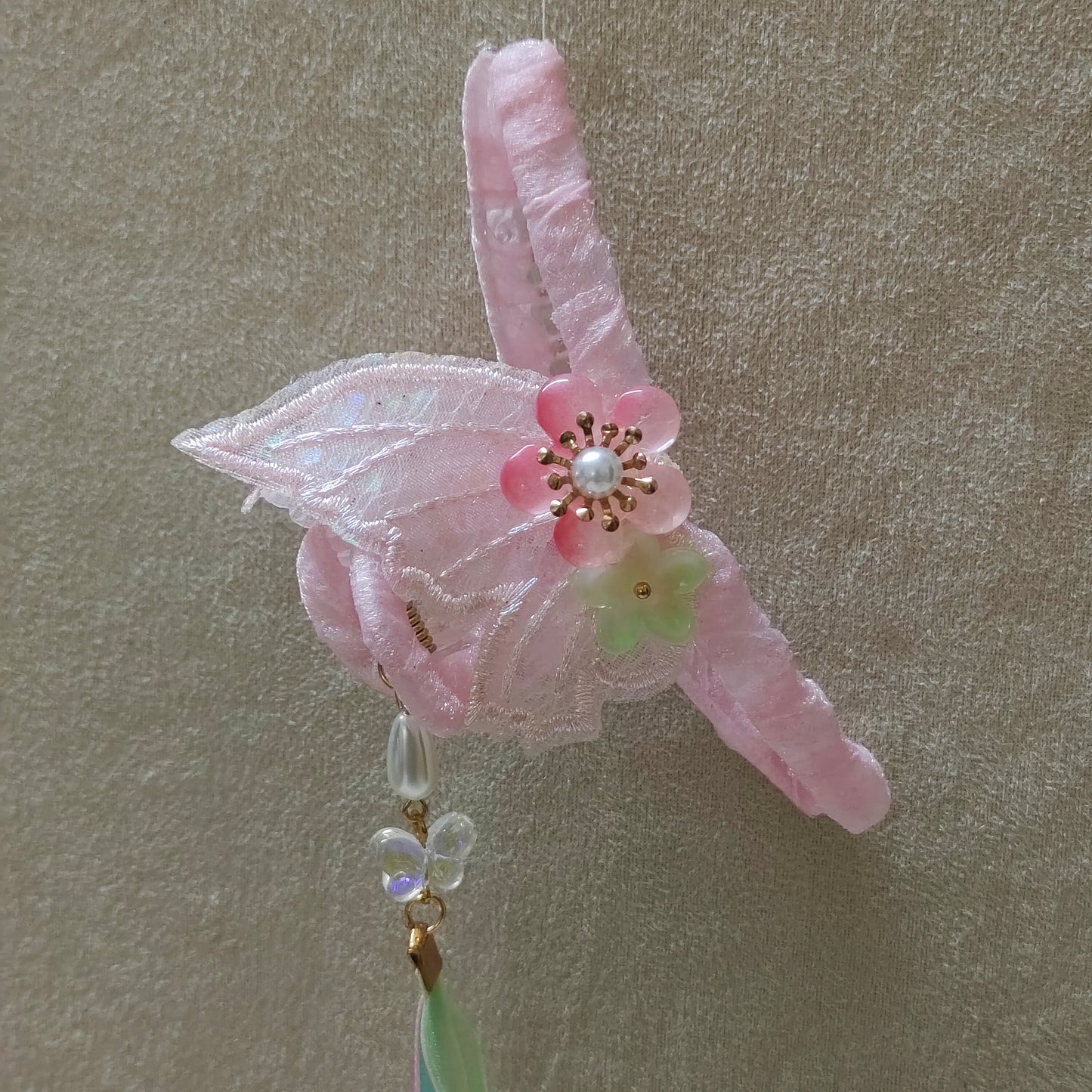 Handmade Fairy Blossom Hair Claw Clip with Long Tassel Ribbons – Elegant Hanfu Hair Accessory for Women and Girls – Pink Floral Butterfly Design with 42cm Streaming Tassels